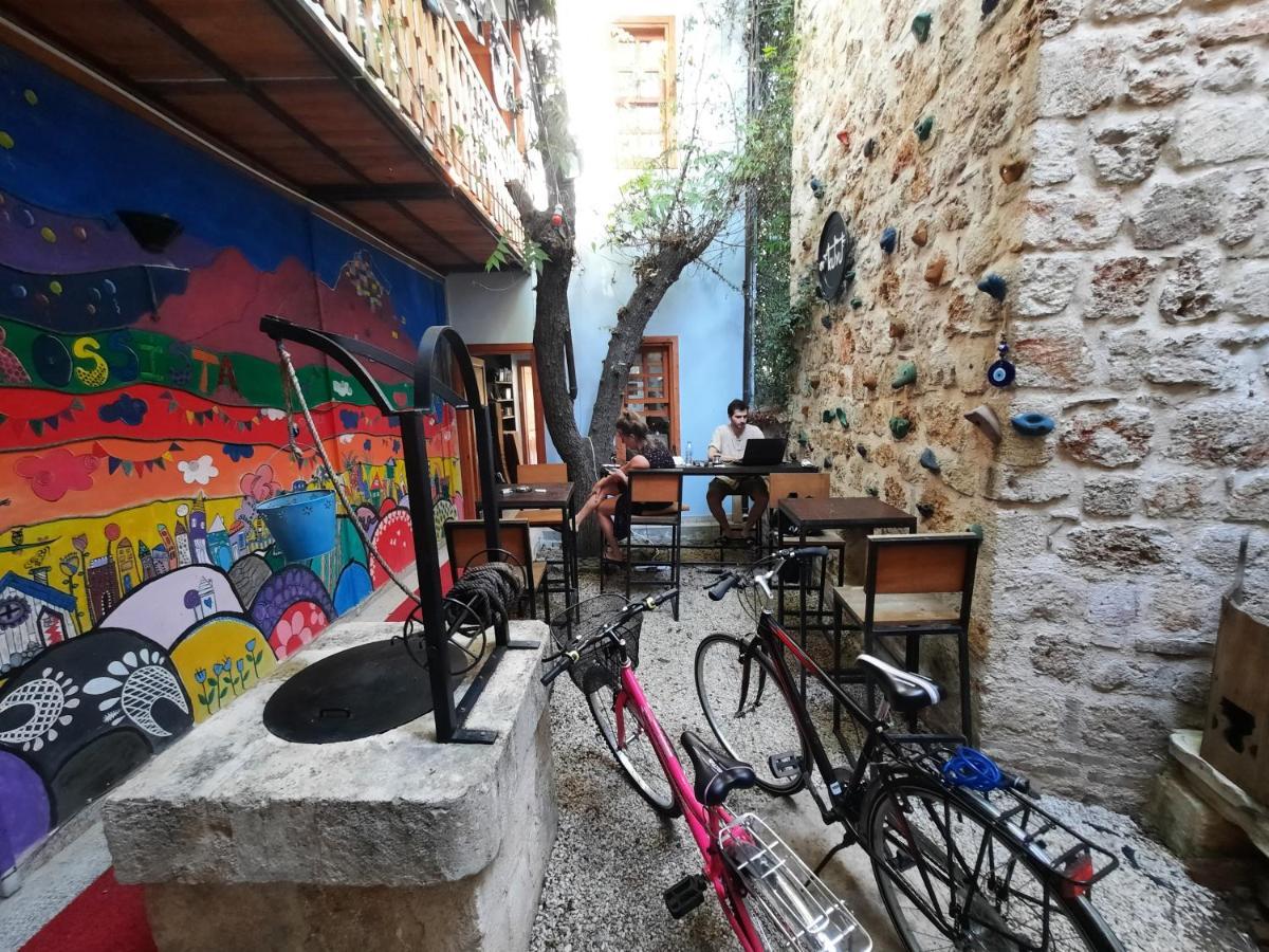 Kuyu Beergarden Hostel Antalya Exteriör bild