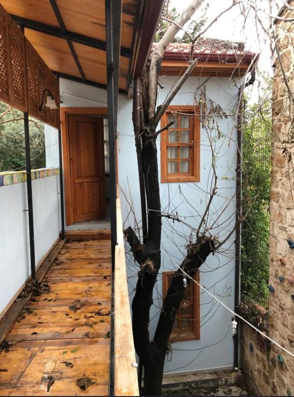 Kuyu Beergarden Hostel Antalya Exteriör bild