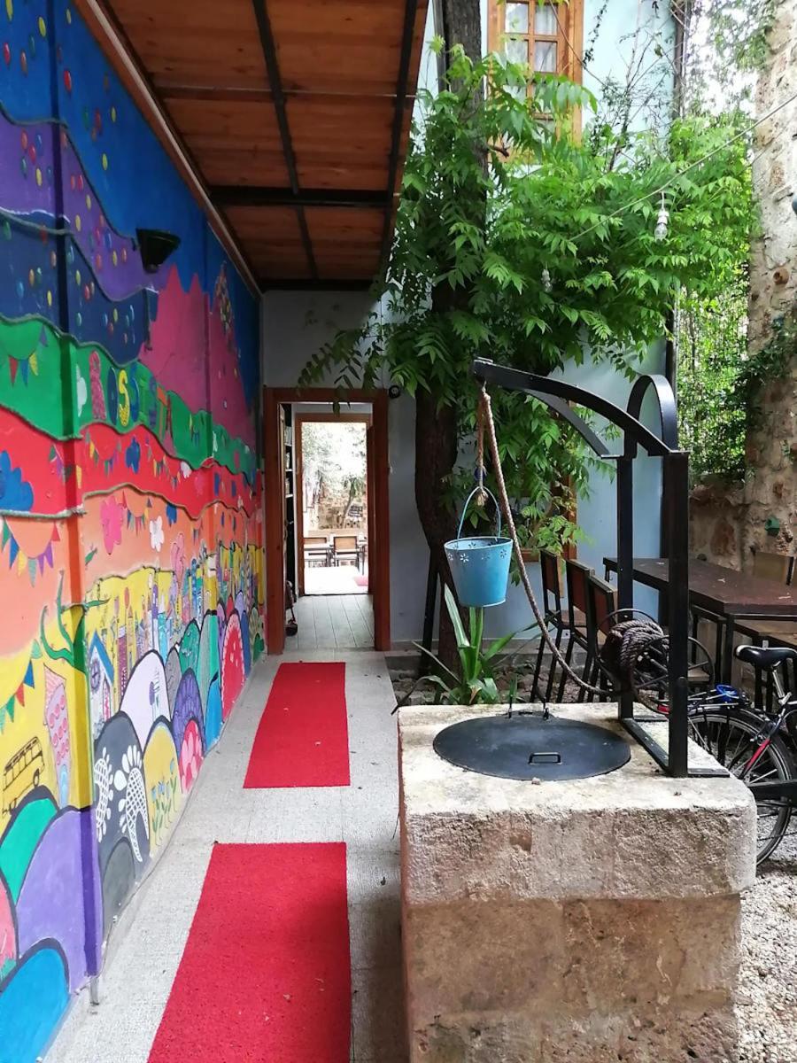 Kuyu Beergarden Hostel Antalya Exteriör bild