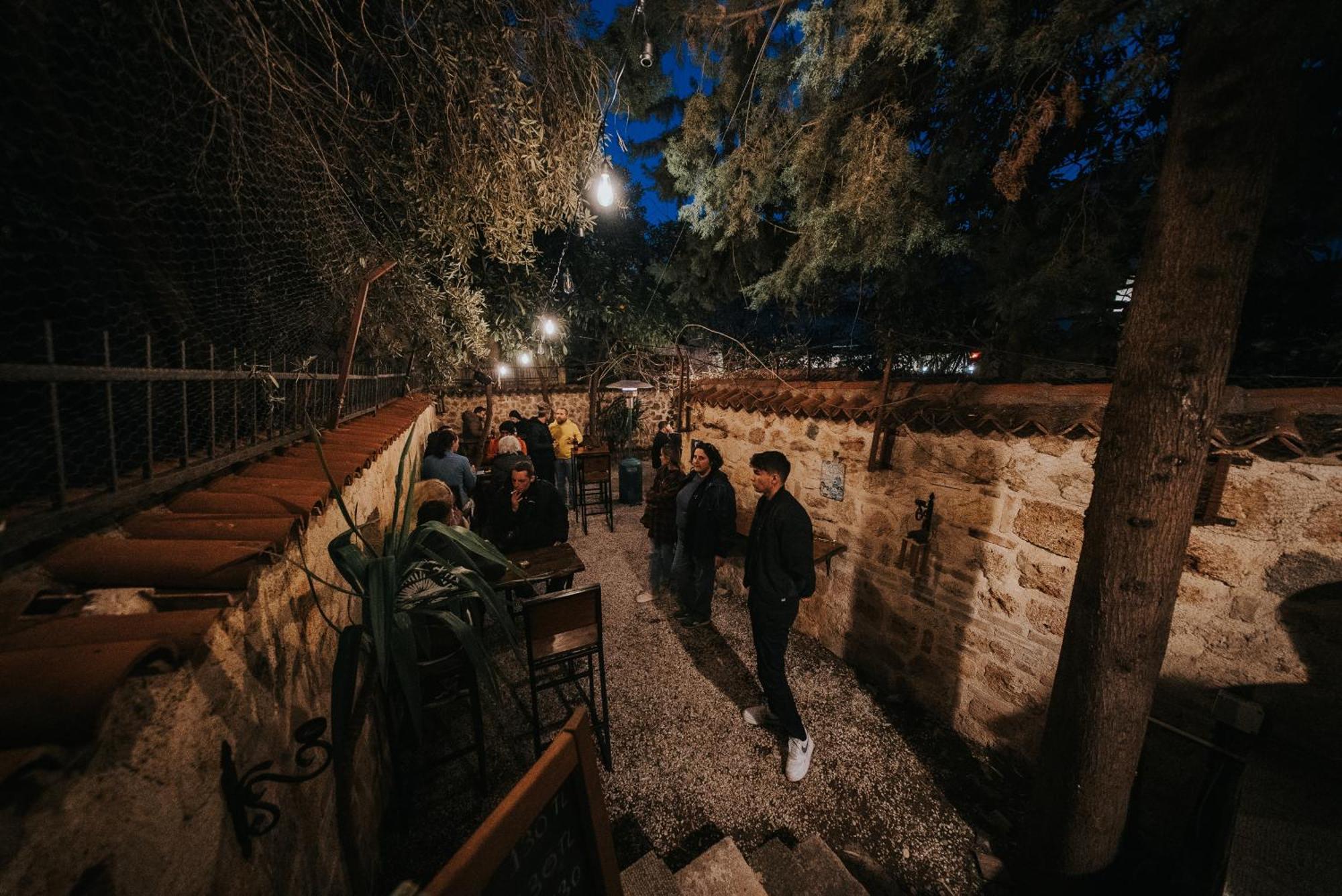 Kuyu Beergarden Hostel Antalya Exteriör bild