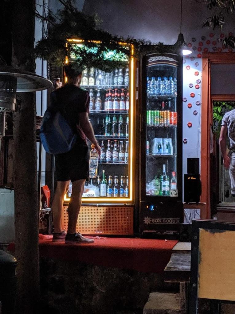 Kuyu Beergarden Hostel Antalya Exteriör bild